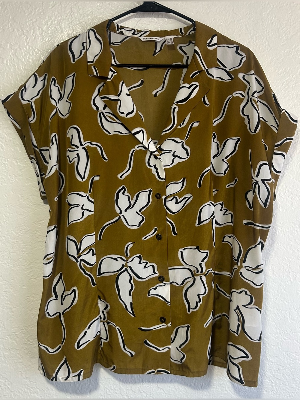 Punt Roma (Barcelona Brand) Olive Floral Button-Down Shirt - Women